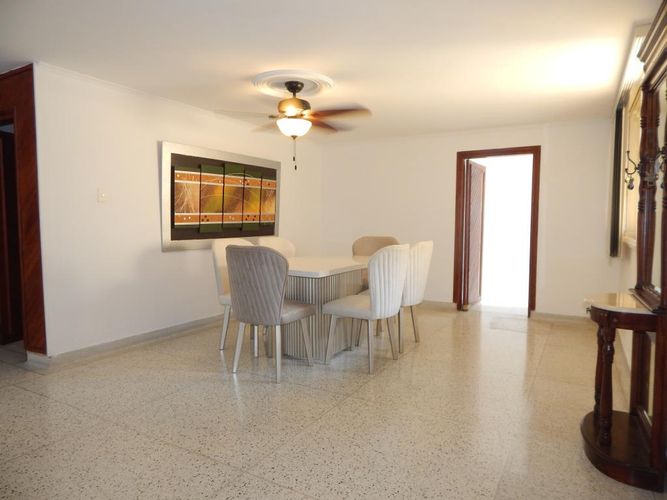 Apartamento de 3 alcobas en venta en Altos Del Prado, Barranquilla, 184 m² · foto 4 de 23