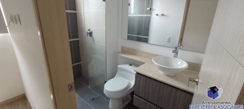 Apartamento de 3 alcobas en arriendo en El Tesoro, Medellín, 219 m² · foto 10 de 15