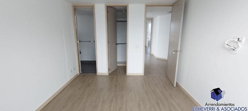 Apartamento de 3 alcobas en arriendo en El Tesoro, Medellín, 219 m² · foto 12 de 15