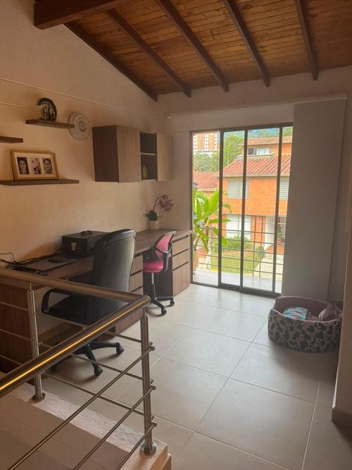 Casa en venta en Las Antillas, Envigado · foto 14 de 24
