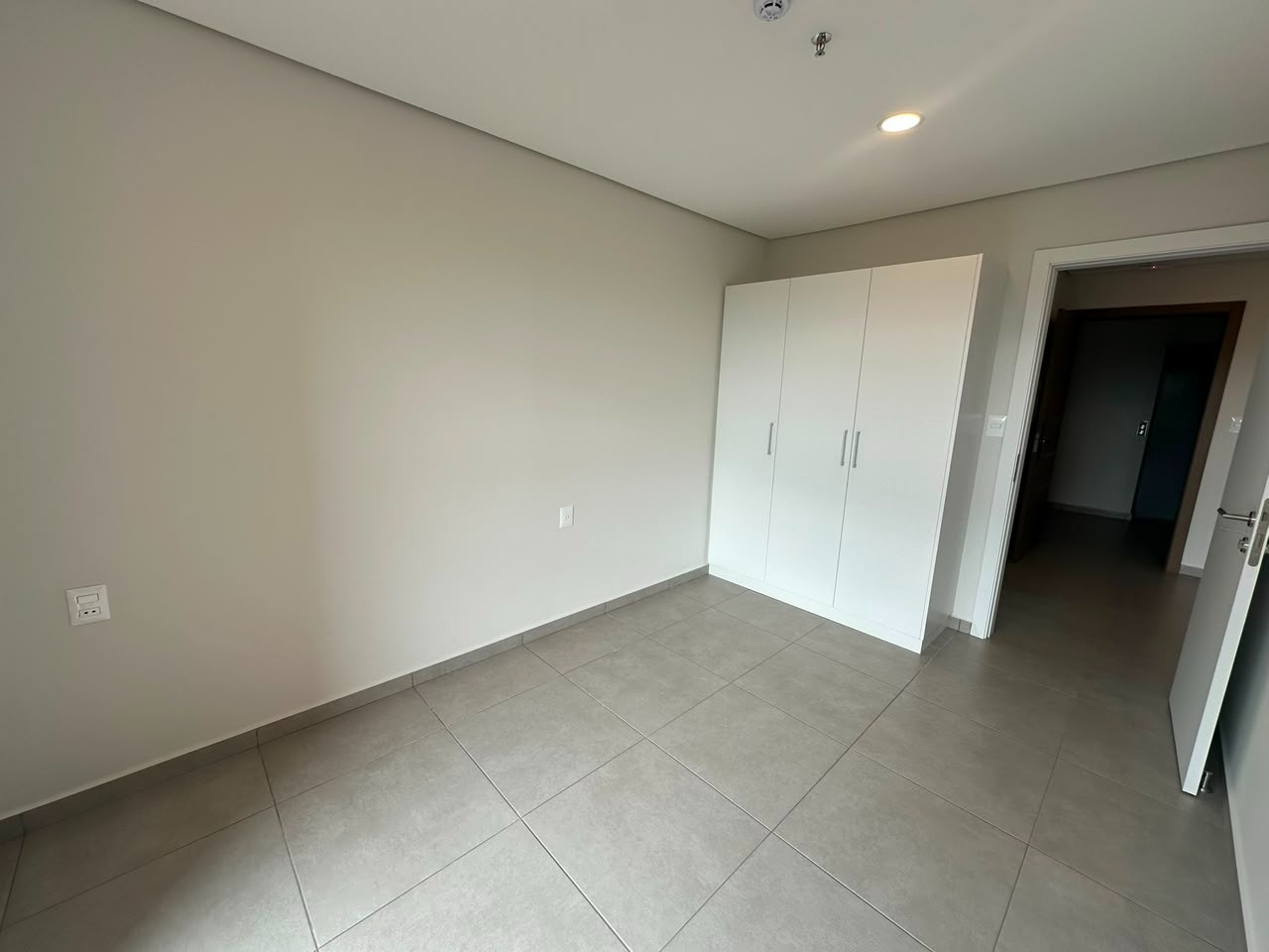 ALQUILER DE DEPARTAMENTO A ESTRENAR A PASOS DEL SHOPPING MARISCAL LÓPEZ — foto 2