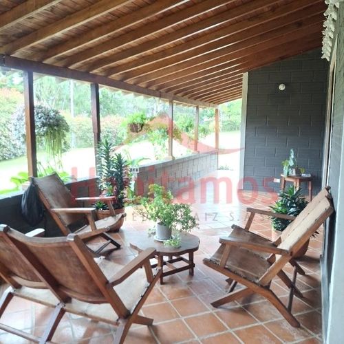 Casa de 3 alcobas en venta en La Enea, Guarne, 1843 m² · foto 12 de 22