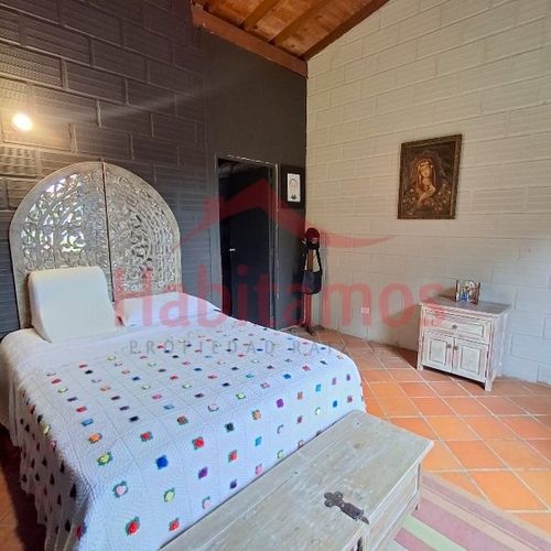 Casa de 3 alcobas en venta en La Enea, Guarne, 1843 m² · foto 20 de 22