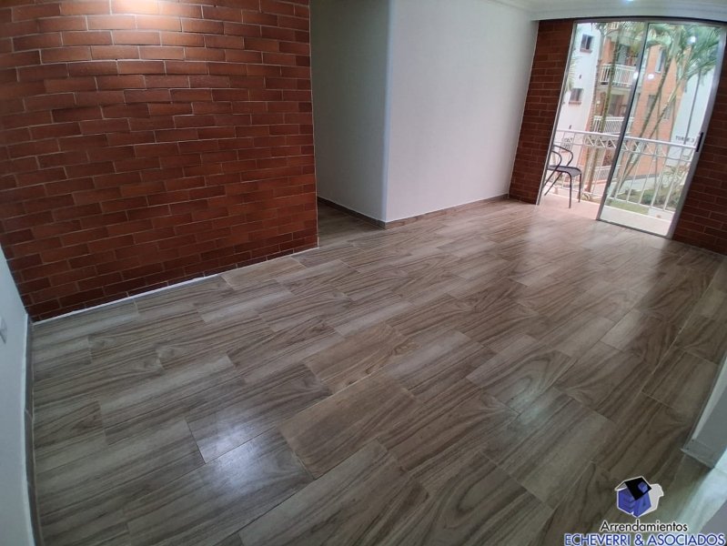 Apartamento en venta en Zona Centro, Envigado · foto 3 de 8