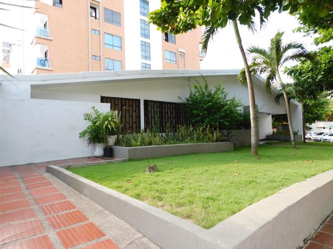 Casa en venta en La Campiña, Barranquilla, 444 m² · foto 2 de 9
