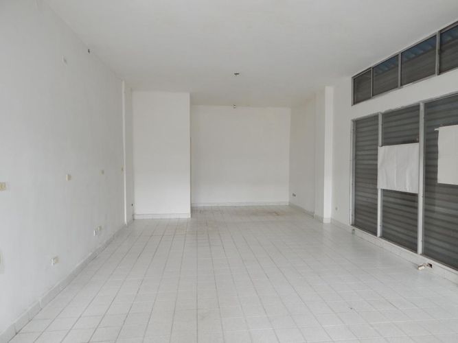 Local en arriendo en Colombia, Barranquilla, 40 m² · foto 2 de 4