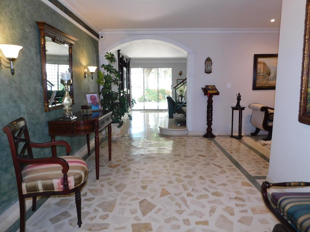 Casa en venta en Altos Del Prado, Barranquilla · foto 2 de 24