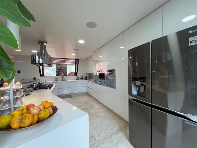 Casa de 4 alcobas en venta en Vía Las Palmas, Envigado, 397 m² · foto 3 de 20