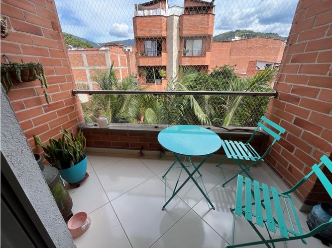 Apartamento de 3 alcobas en venta en El Dorado, Envigado, 92 m² · foto 3 de 16