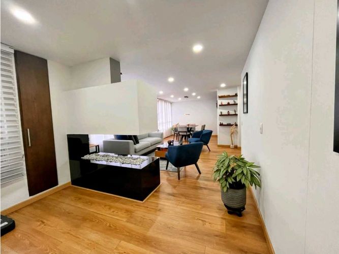 Apartamento de 2 alcobas en venta en Escuela De Infanteria, Bogotá, 128 m² · foto 2 de 17