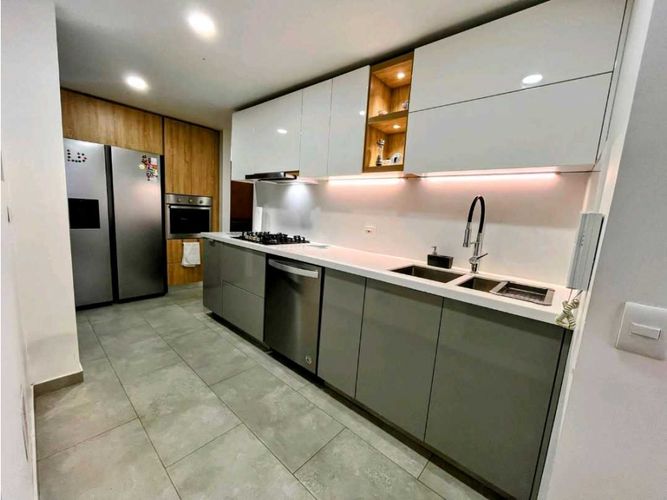 Apartamento de 2 alcobas en venta en Escuela De Infanteria, Bogotá, 128 m² · foto 6 de 17