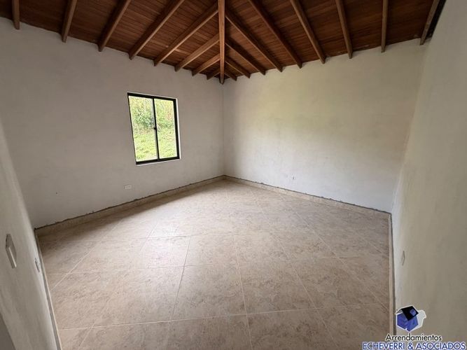 Casa de 4 alcobas en venta en Machado, Copacabana · foto 12 de 12
