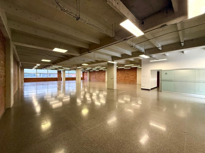 Oficina en arriendo en Olaya Herrera, Medellín, 462 m² · foto 6 de 12