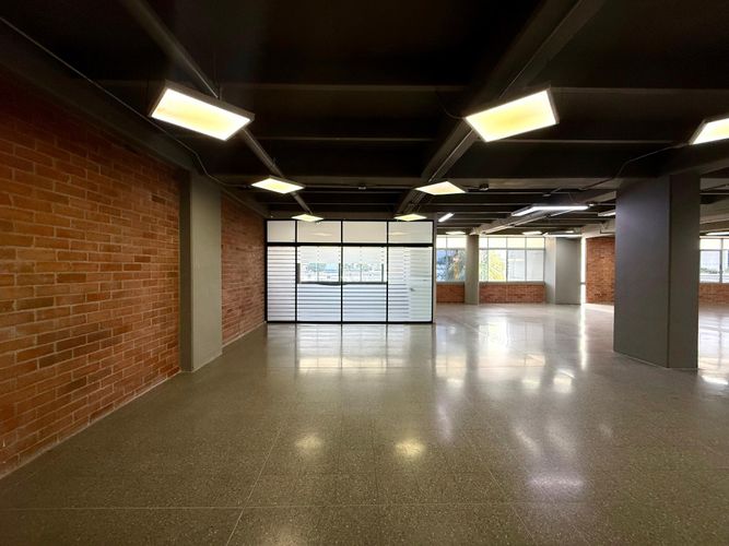 Oficina en arriendo en Olaya Herrera, Medellín, 390 m² · foto 4 de 15