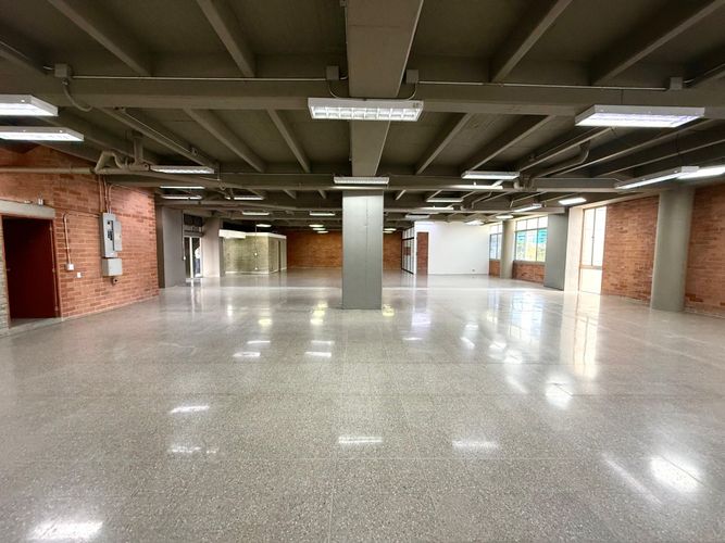 Oficina en arriendo en Olaya Herrera, Medellín, 390 m² · foto 6 de 15