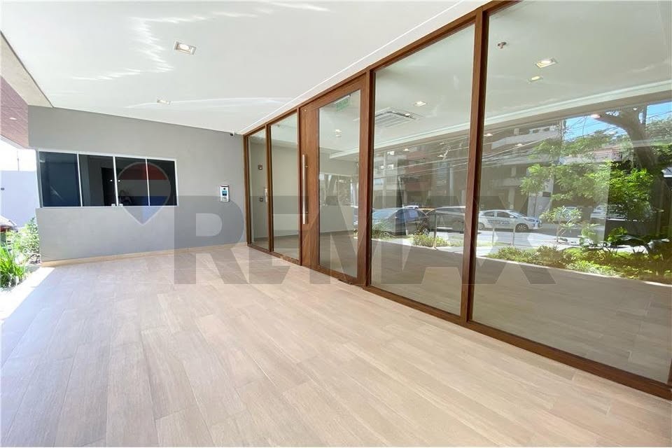 Local Comercial en Alquiler, Barrio Las Mercedes, Equipado para Cafetería — foto 2
