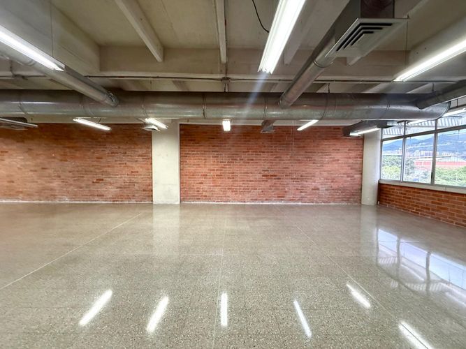 Oficina en arriendo en Olaya Herrera, Medellín, 196 m² · foto 6 de 13