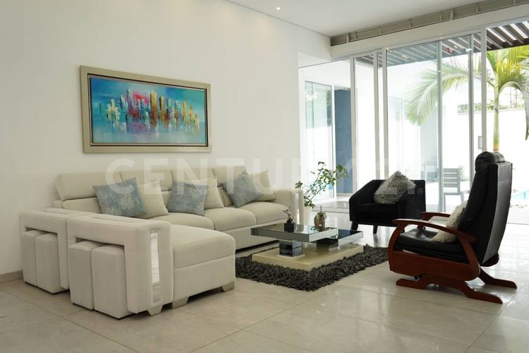 Casa de 5 alcobas en venta en Cairo Alto, Villavicencio, 860 m² · foto 2 de 19