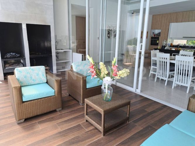 Casa de 5 alcobas en venta en Cairo Alto, Villavicencio, 860 m² · foto 3 de 19