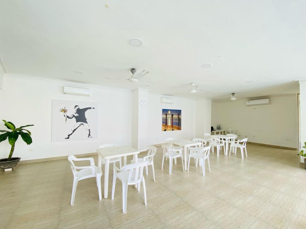 Apartamento en venta en El Laguito, Cartagena · foto 5 de 13