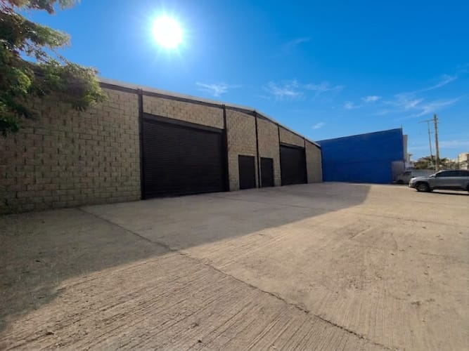 Bodega en arriendo en Pie De La Popa, Cartagena, 1578 m² · foto 2 de 6