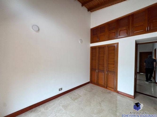 Casa de 3 alcobas en venta en El Dorado, Envigado, 170 m² · foto 5 de 16