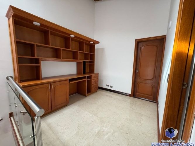 Casa de 3 alcobas en venta en El Dorado, Envigado, 170 m² · foto 6 de 16