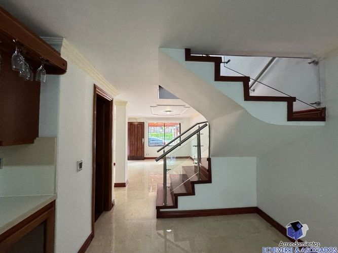 Casa de 3 alcobas en venta en El Dorado, Envigado, 170 m² · foto 8 de 16