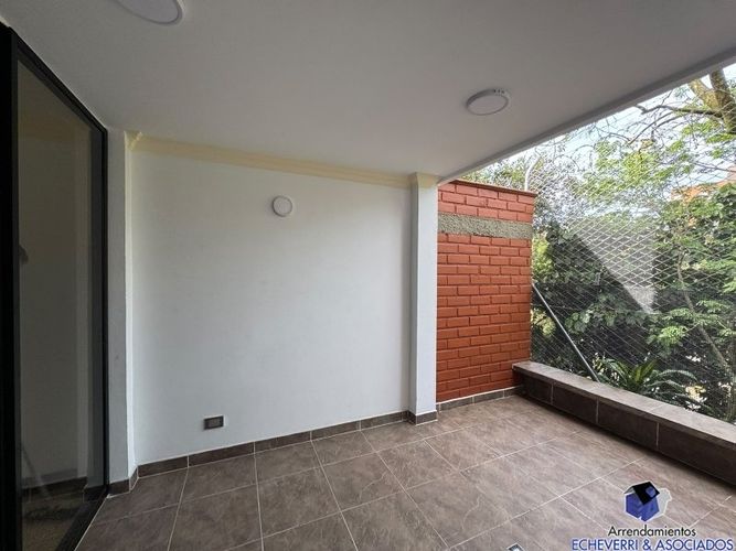 Casa de 3 alcobas en venta en El Dorado, Envigado, 170 m² · foto 9 de 16