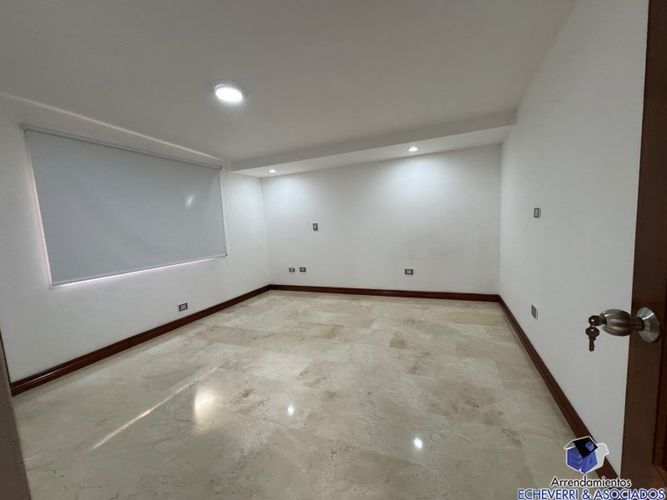 Casa de 3 alcobas en venta en El Dorado, Envigado, 170 m² · foto 10 de 16