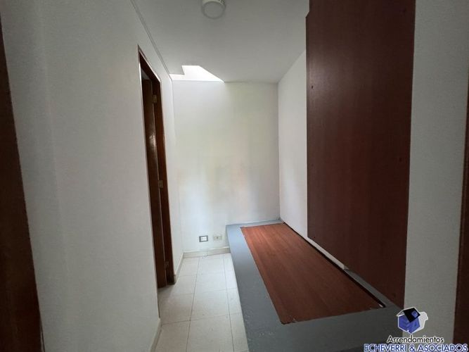Casa de 3 alcobas en venta en El Dorado, Envigado, 170 m² · foto 12 de 16