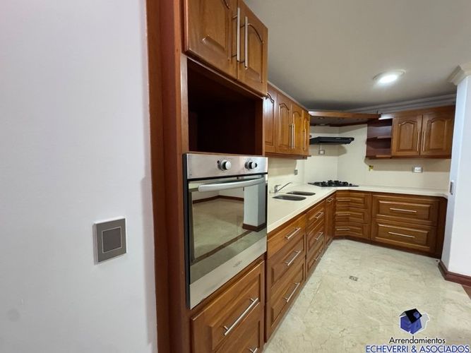 Casa de 3 alcobas en venta en El Dorado, Envigado, 170 m² · foto 13 de 16
