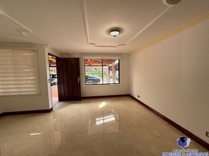 Casa de 3 alcobas en venta en El Dorado, Envigado, 170 m² · foto 14 de 16