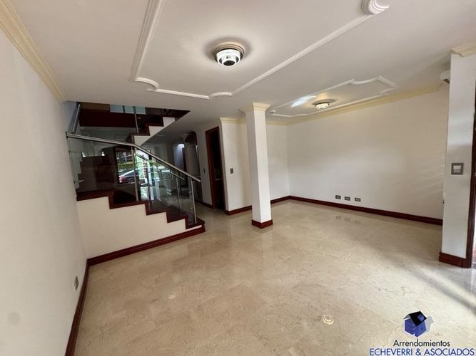 Casa de 3 alcobas en venta en El Dorado, Envigado, 170 m² · foto 15 de 16