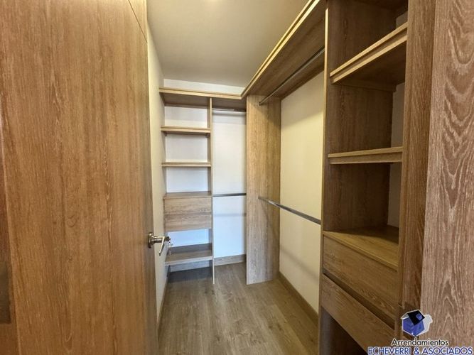 Apartamento de 3 alcobas en venta en La Cuenca, Envigado, 83 m² · foto 2 de 16