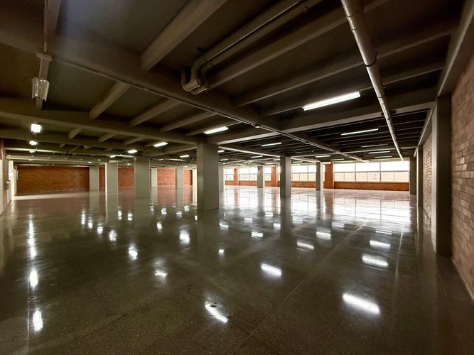 Oficina en arriendo en Olaya Herrera, Medellín, 925 m² · foto 5 de 17