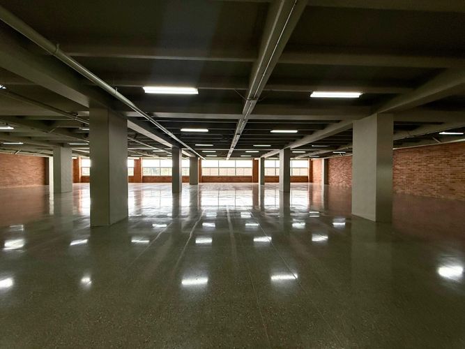Oficina en arriendo en Olaya Herrera, Medellín, 925 m² · foto 6 de 17