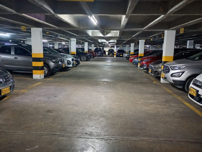 Apartamento de 3 alcobas en venta en Pontevedra, Bogotá, 91 m² · foto 24 de 24