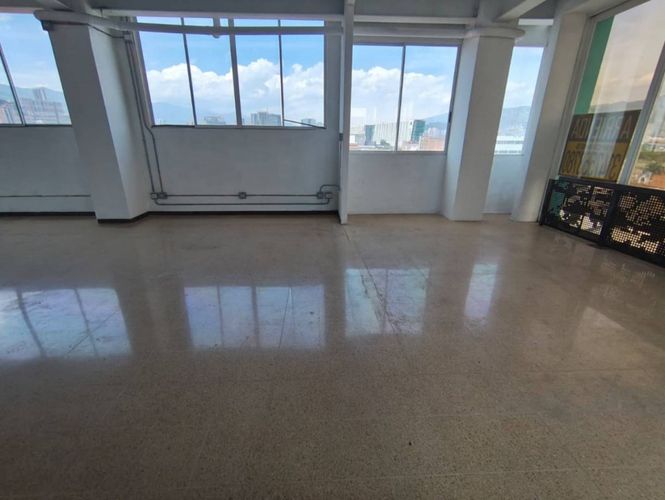 Bodega en arriendo en Perpetuo Socorro, Medellín, 168 m² · foto 5 de 11