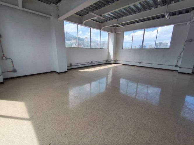 Bodega en arriendo en Perpetuo Socorro, Medellín, 168 m² · foto 8 de 11