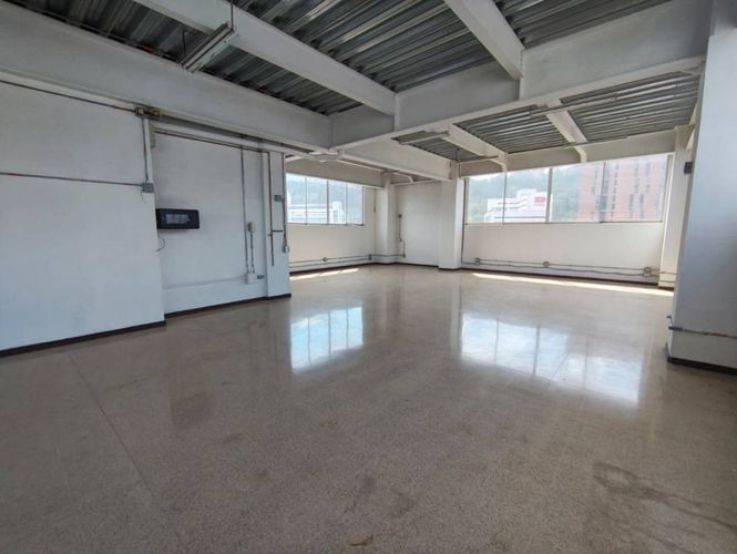 Bodega en arriendo en Perpetuo Socorro, Medellín, 168 m² · foto 9 de 11