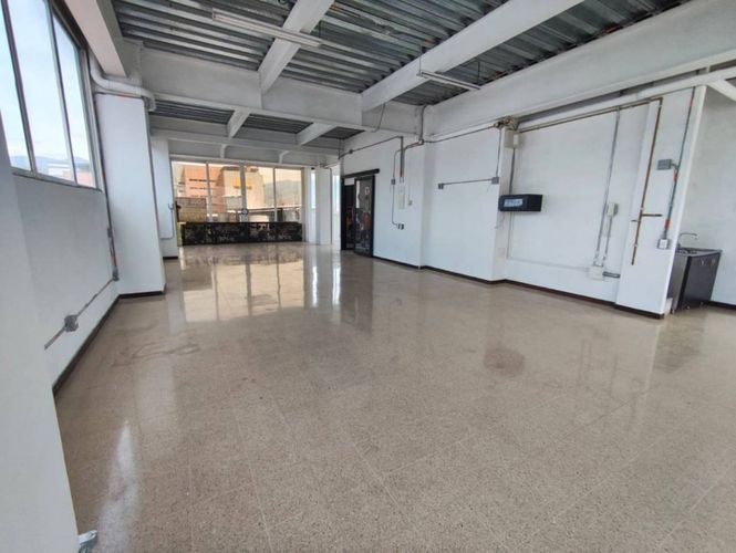 Bodega en arriendo en Perpetuo Socorro, Medellín, 168 m² · foto 11 de 11