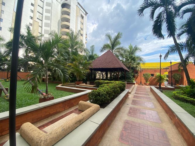 Apartamento de 4 alcobas en venta en Santa Monica, Cali, 110 m² · foto 2 de 12