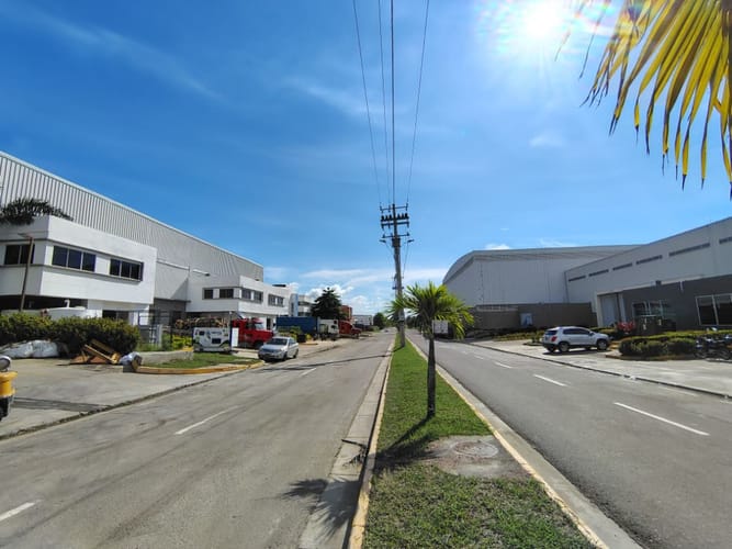 Bodega en arriendo en Zona Industrial Mamonal, Cartagena, 2276 m² · foto 11 de 11