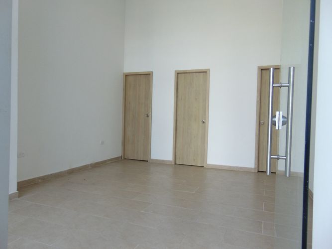 Local en arriendo en Manga, Cartagena, 25 m² · foto 3 de 11