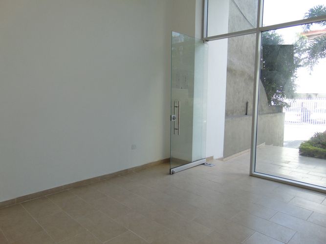 Local en arriendo en Manga, Cartagena, 25 m² · foto 7 de 11