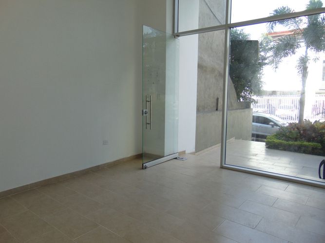 Local en arriendo en Manga, Cartagena, 25 m² · foto 8 de 11