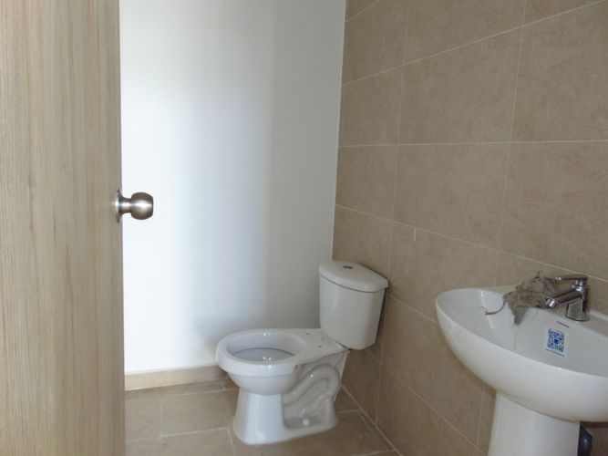 Local en arriendo en Manga, Cartagena, 25 m² · foto 10 de 11
