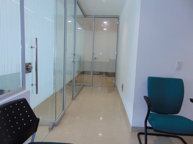 Oficina en arriendo en Bocagrande, Cartagena, 12 m² · foto 10 de 11