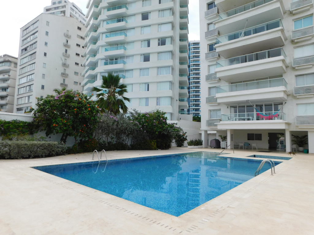 Apartamento en arriendo en El Laguito, Cartagena · foto 3 de 24